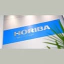 堀場製作所のロゴ