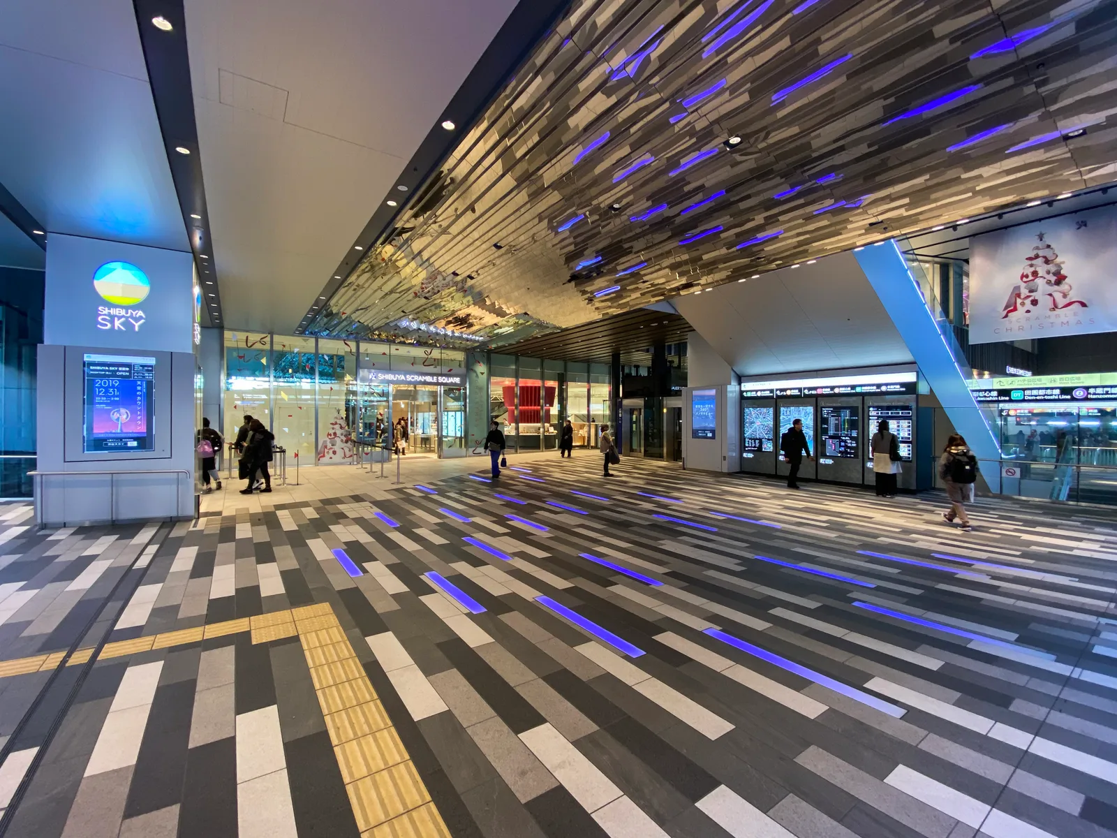 渋谷スクランブルスクエアのエントランスホール(DeNA)