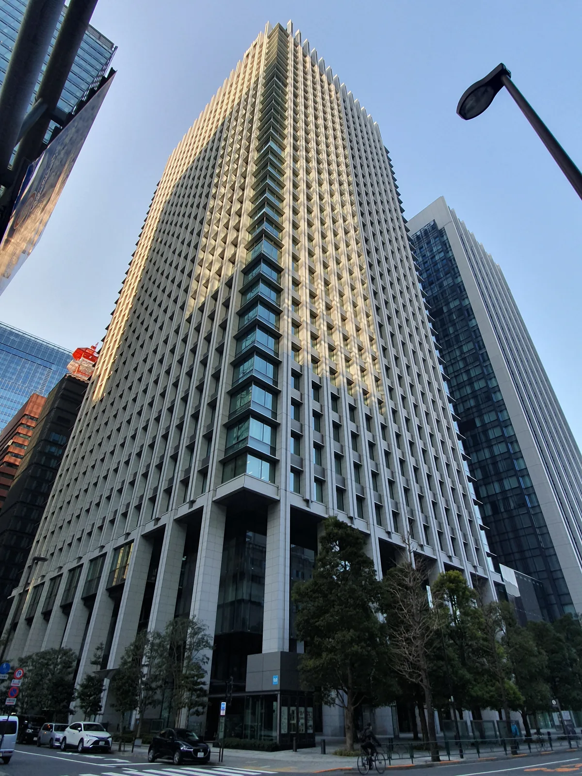 オフィスが入る高層タワーの外観(KPMG)